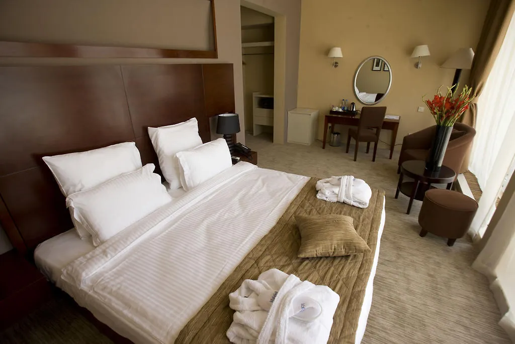 Sea Breeze Resort & Residences Nardaran ホテル