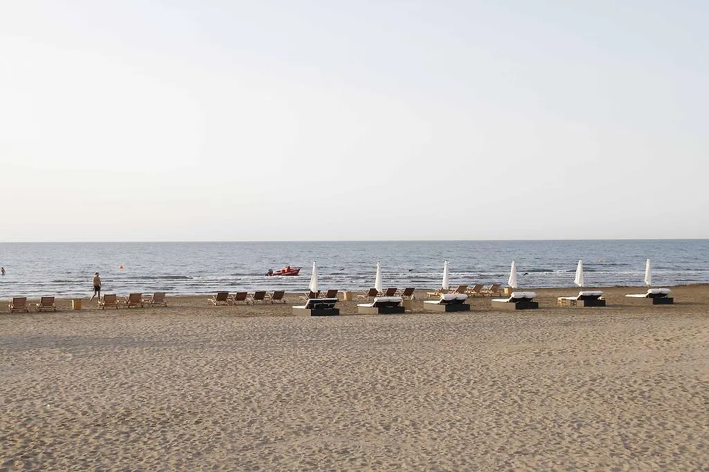 ホテル Sea Breeze Resort & Residences Nardaran